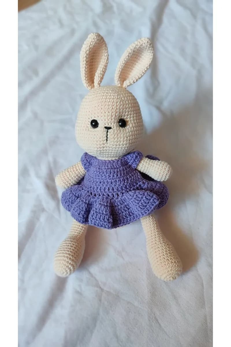 El Emeği Amigurumi Elbiseli Tavşan — görsel 1
