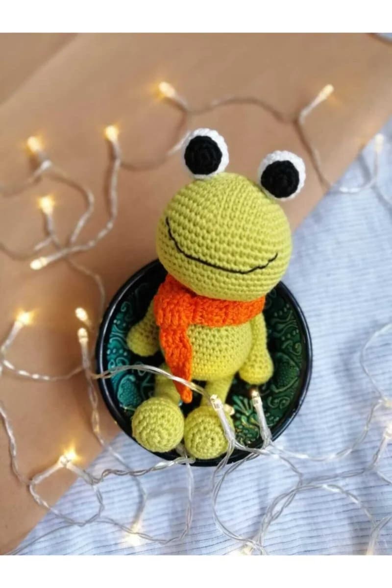 Amigurumi Atkılı Kurbağa Oyuncak — görsel 2